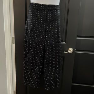 Black straight leg pull on pant with white diamond print 22w